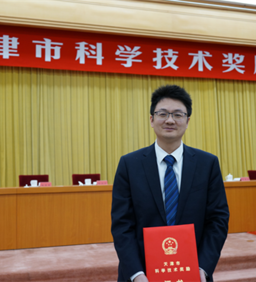 贺维国：穿山越海  隧通道达